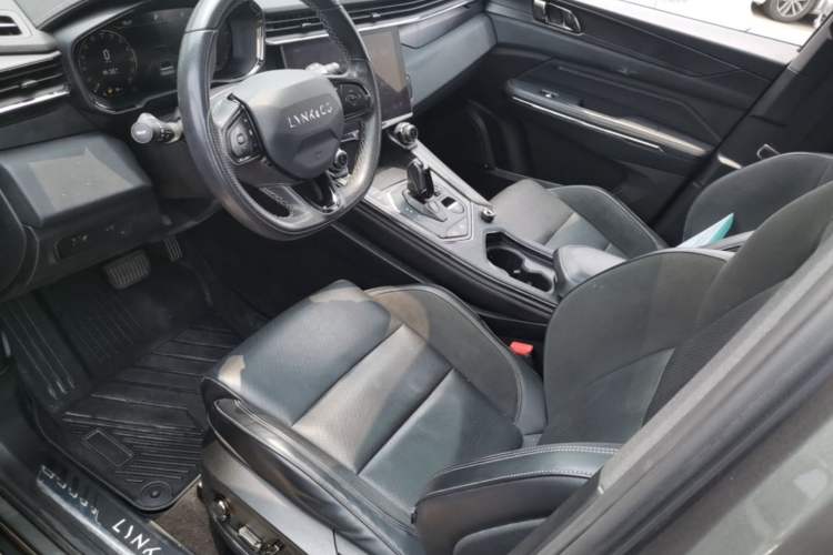 Used Lynk & Co 01 2021 2.0TD Four-Wheel Drive Hype-Halo Left Front Seat