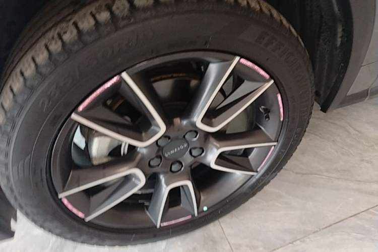 Used Lynk & Co 01 2021 2.0TD Two-Wheel-Drive Pro Trim Left Front Wheel Hub