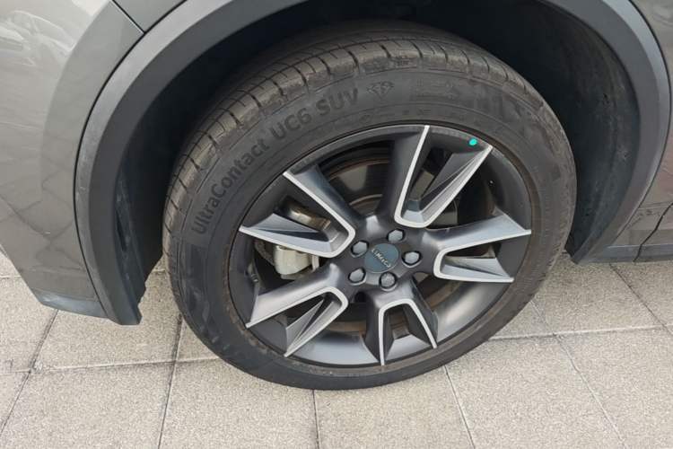 Used Lynk & Co 01 2021 2.0TD Two-Wheel-Drive Pro Trim Left Front Wheel Hub