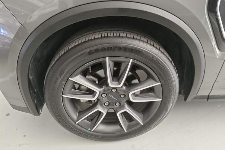 Used Lynk & Co 01 2021 2.0TD Two-Wheel-Drive Pro Trim Left Front Wheel Hub