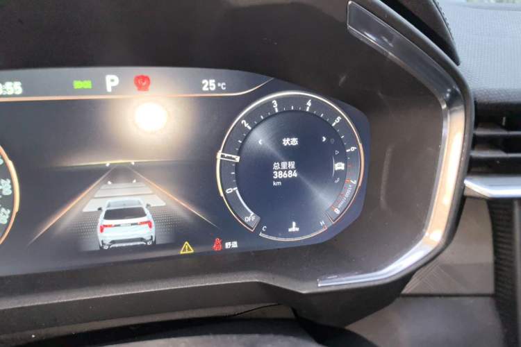 Used Lynk & Co 01 2021 2.0TD Two-Wheel-Drive Pro Trim Odometer Close Up