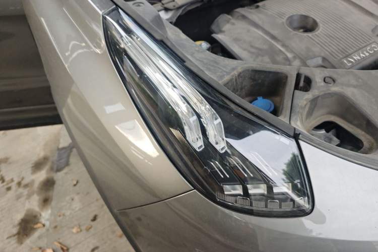 Used Lynk & Co 01 2021 2.0TD Four-Wheel Drive Hype-Halo Right Front Headlight