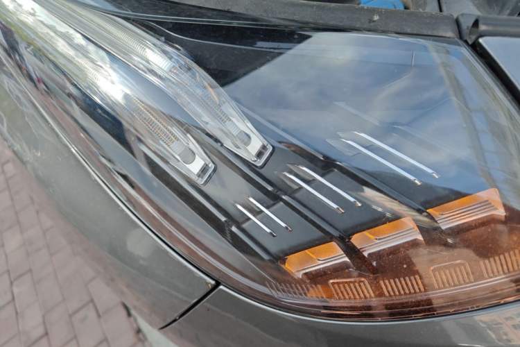 Used Lynk & Co 01 2021 2.0TD Two-Wheel-Drive Pro Trim Right Front Headlight