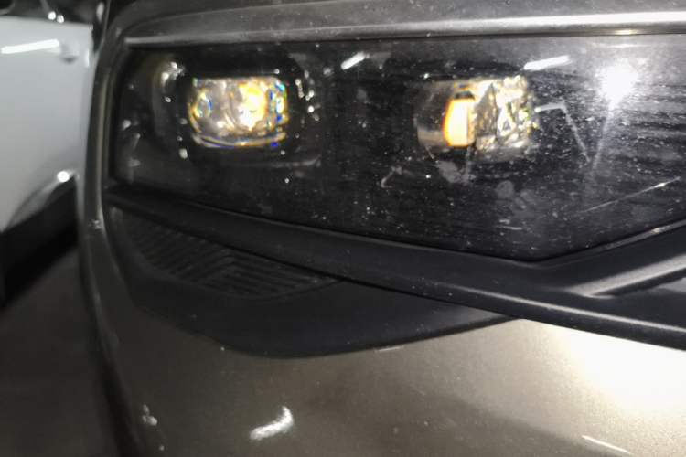Used Lynk & Co 01 2021 2.0TD Two-Wheel-Drive Pro Trim Right Front Headlight