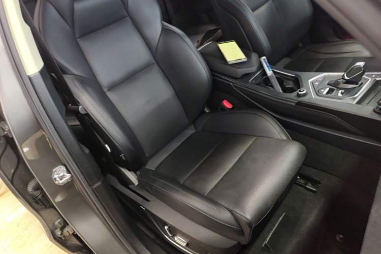 Used Lynk & Co 01 2021 2.0TD Two-Wheel-Drive Pro Trim Right Front Seat