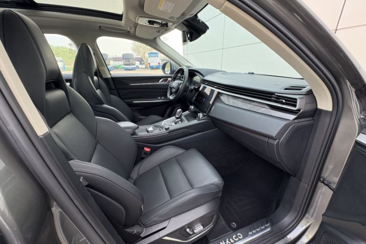 Used Lynk & Co 01 2021 2.0TD Two-Wheel-Drive Pro Trim Right Front Seat