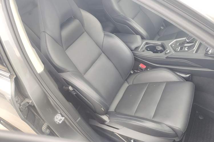Used Lynk & Co 01 2021 2.0TD Two-Wheel-Drive Pro Trim Right Front Seat