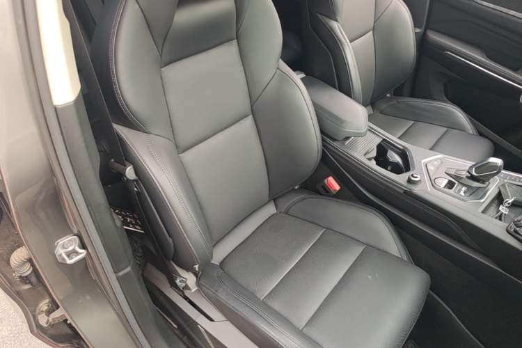 Used Lynk & Co 01 2021 2.0TD Two-Wheel-Drive Pro Trim Right Front Seat