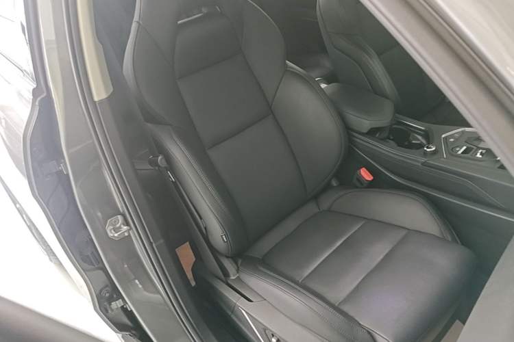 Used Lynk & Co 01 2021 2.0TD Two-Wheel-Drive Pro Trim Right Front Seat