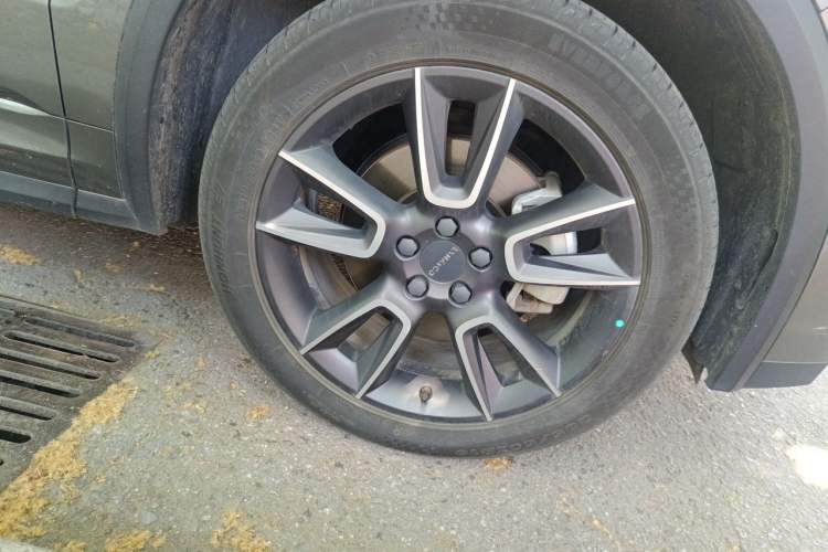 Used Lynk & Co 01 2021 2.0TD Two-Wheel-Drive Pro Trim Right Front Wheel Hub