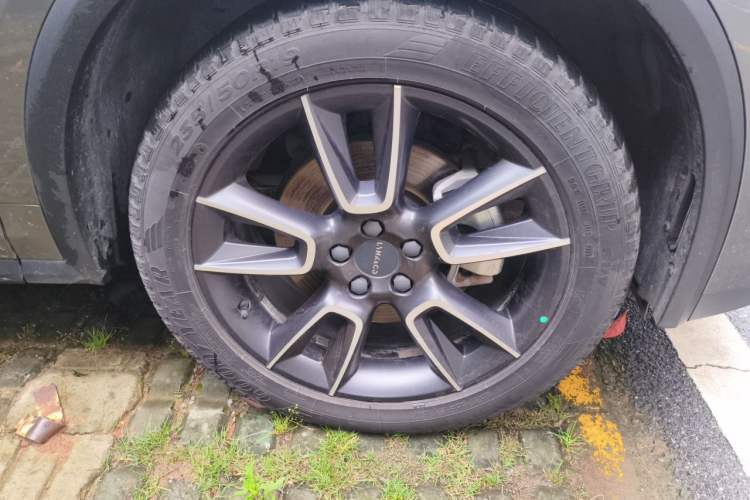Used Lynk & Co 01 2021 2.0TD Two-Wheel-Drive Pro Trim Right Front Wheel Hub