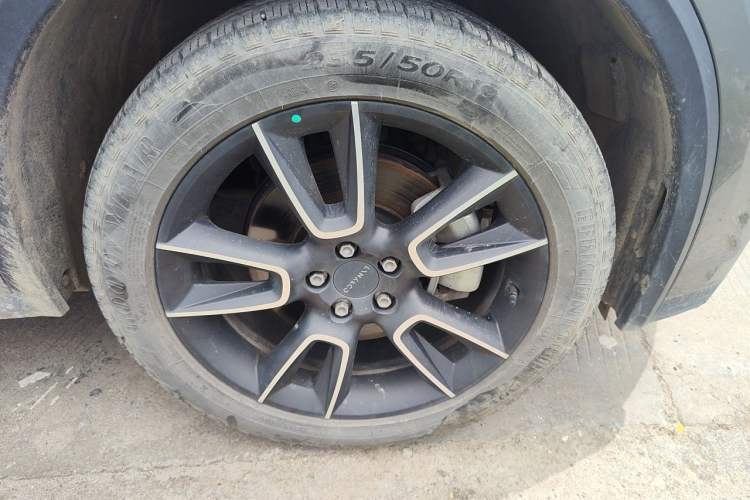 Used Lynk & Co 01 2021 2.0TD Two-Wheel-Drive Pro Trim Right Front Wheel Hub