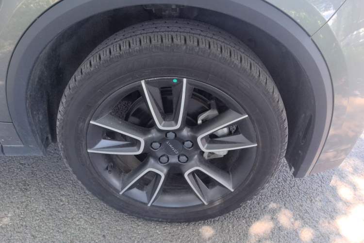Used Lynk & Co 01 2021 2.0TD Two-Wheel-Drive Pro Trim Right Front Wheel Hub