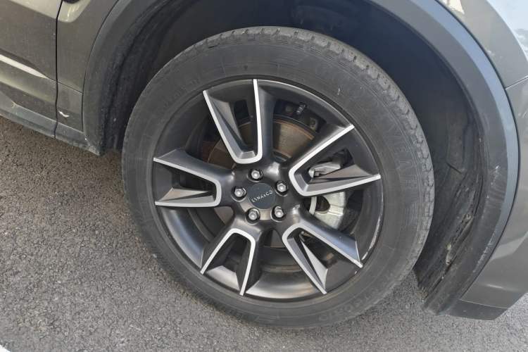Used Lynk & Co 01 2021 2.0TD Two-Wheel-Drive Pro Trim Right Front Wheel Hub