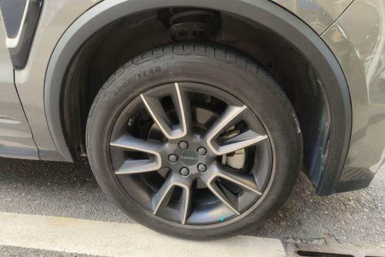 Used Lynk & Co 01 2021 2.0TD Two-Wheel-Drive Pro Trim Right Front Wheel Hub