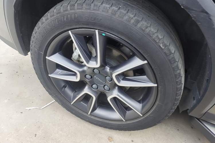 Used Lynk & Co 01 2021 2.0TD Two-Wheel-Drive Pro Trim Right Rear Wheel Hub