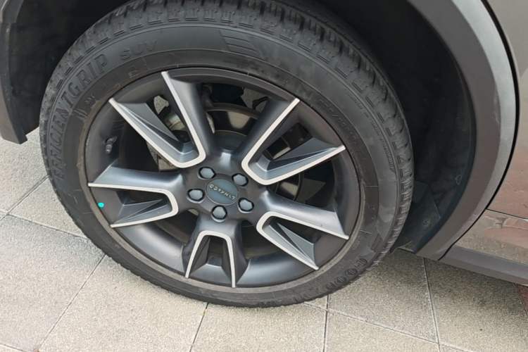 Used Lynk & Co 01 2021 2.0TD Two-Wheel-Drive Pro Trim Right Rear Wheel Hub
