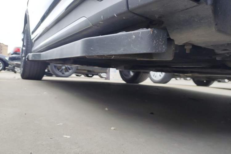 Used Lynk & Co 01 2021 2.0TD Two-Wheel-Drive Pro Trim Right Side Sill
