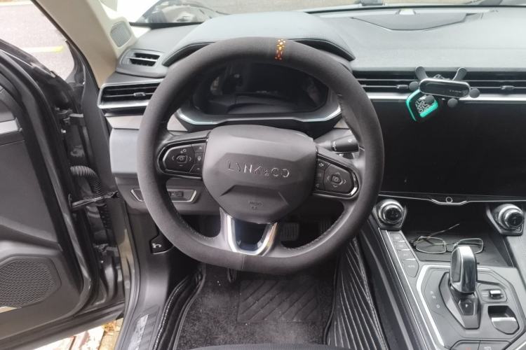 Used Lynk & Co 01 2021 2.0TD Two-Wheel-Drive Pro Trim Steering Wheel