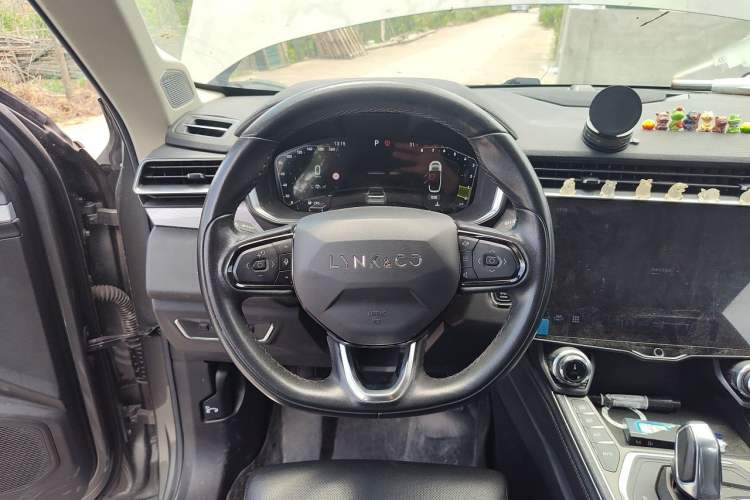 Used Lynk & Co 01 2021 2.0TD Two-Wheel-Drive Pro Trim Steering Wheel