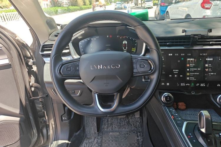 Used Lynk & Co 01 2021 2.0TD Two-Wheel-Drive Pro Trim Steering Wheel