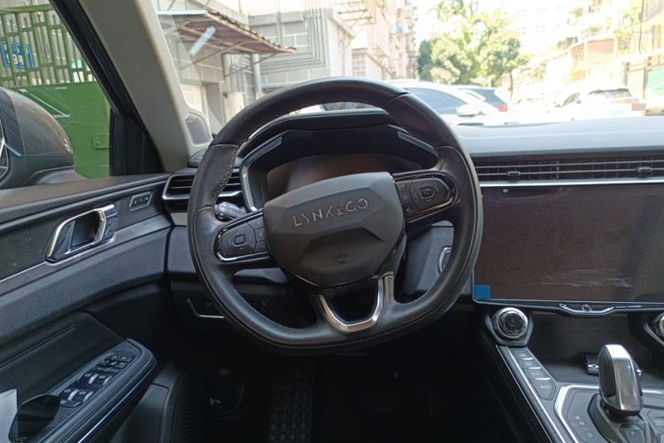 Used Lynk & Co 01 2021 2.0TD Two-Wheel-Drive Pro Trim Steering Wheel