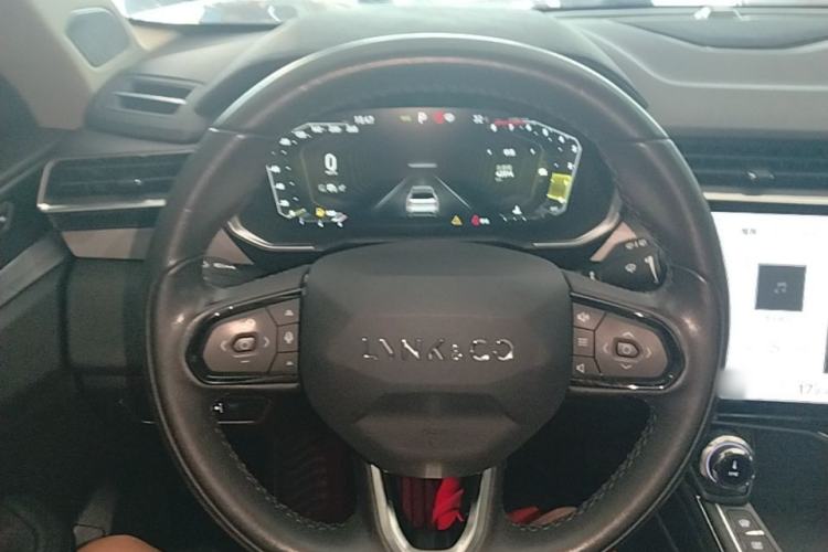 Used Lynk & Co 01 2021 2.0TD Two-Wheel-Drive Pro Trim Steering Wheel