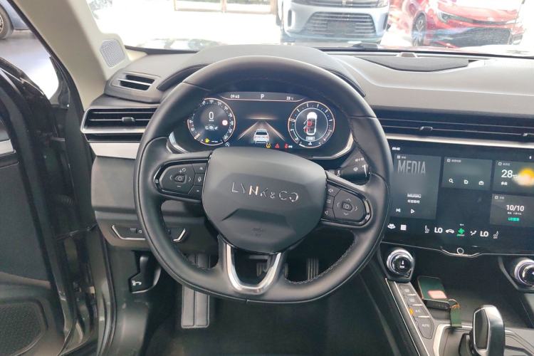 Used Lynk & Co 01 2021 2.0TD Two-Wheel-Drive Pro Trim Steering Wheel