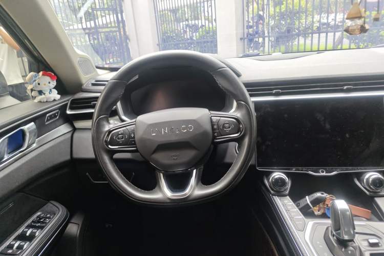 Used Lynk & Co 01 2021 2.0TD Two-Wheel-Drive Pro Trim Steering Wheel
