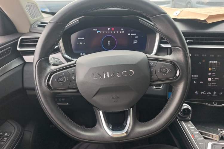 Used Lynk & Co 01 2021 2.0TD Two-Wheel-Drive Pro Trim Steering Wheel