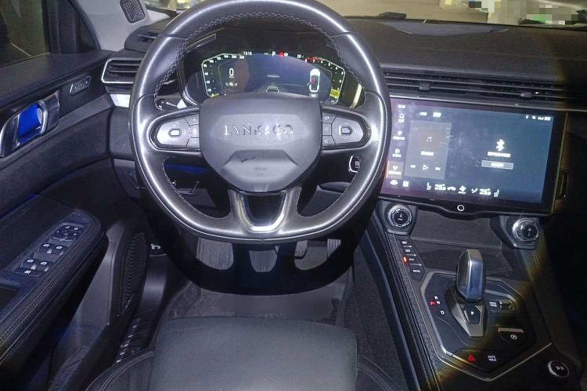 Used Lynk & Co 01 2021 2.0TD Two-Wheel-Drive Pro Trim Steering Wheel