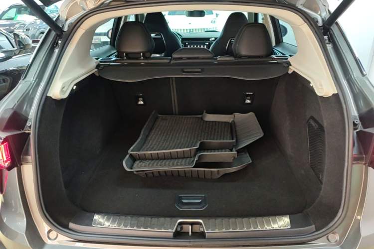 Used Lynk & Co 01 2021 2.0TD Two-Wheel-Drive Pro Trim Trunk