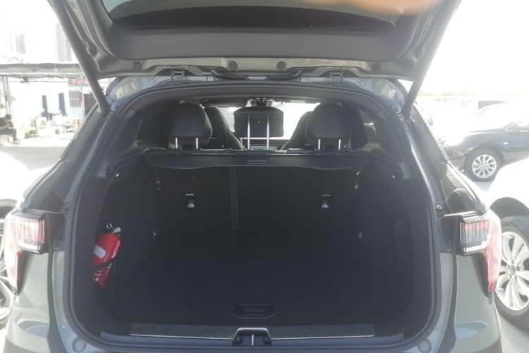 Used Lynk & Co 01 2021 2.0TD Four-Wheel Drive Hype-Halo Trunk