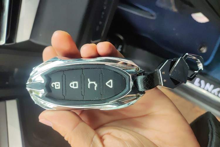 Used Lynk & Co 01 2021 2.0TD Two-Wheel-Drive Pro Trim Vehicle Key