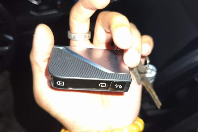 Used Lynk & Co 01 2021 2.0TD Two-Wheel-Drive Pro Trim Vehicle Key