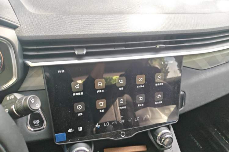 Used Lynk & Co 01 2021 2.0TD Two-Wheel-Drive Pro Trim Audio And AC Panel