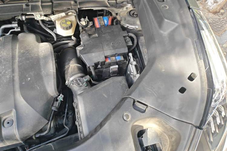 Used Lynk & Co 01 2021 2.0TD Two-Wheel-Drive Pro Trim Engine Bay Left
