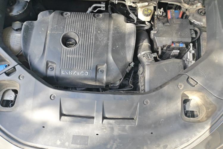 Used Lynk & Co 01 2021 2.0TD Two-Wheel-Drive Pro Trim Engine Bay