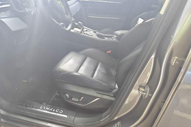 Used Lynk & Co 01 2021 2.0TD Two-Wheel-Drive Pro Trim Left Front Seat