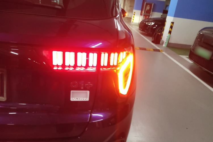 Used Lynk & Co 01 2021 2.0TD Two-Wheel-Drive Pro Trim Exterior 3