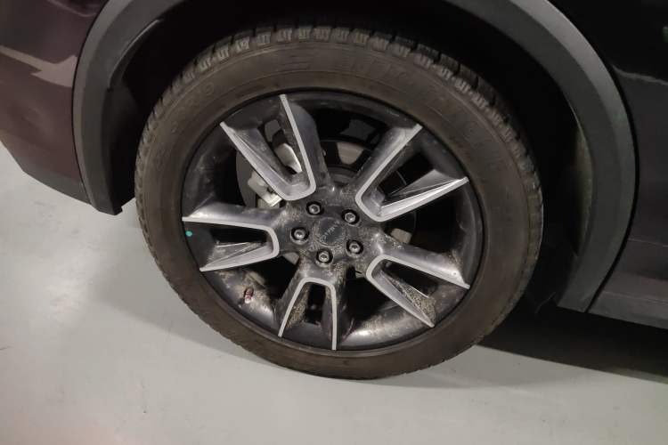 Used Lynk & Co 01 2021 2.0TD Two-Wheel-Drive Pro Trim Exterior 5
