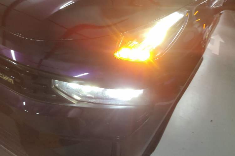Used Lynk & Co 01 2021 2.0TD Two-Wheel-Drive Pro Trim Left Front Headlight