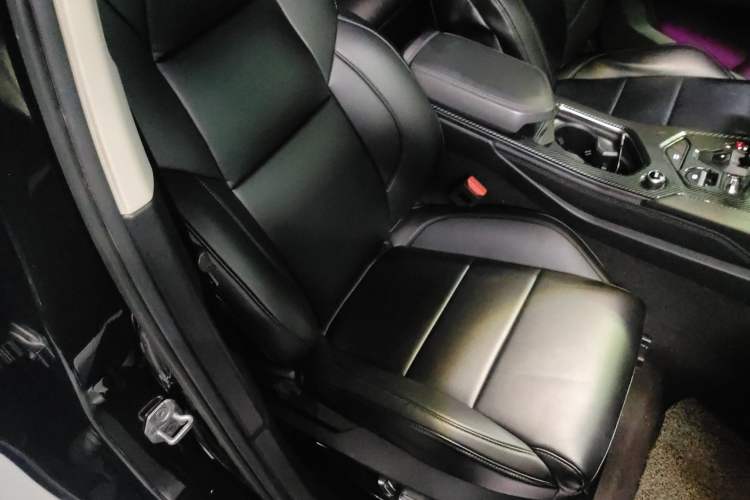 Used Lynk & Co 01 2021 2.0TD Two-Wheel-Drive Pro Trim Right Front Seat