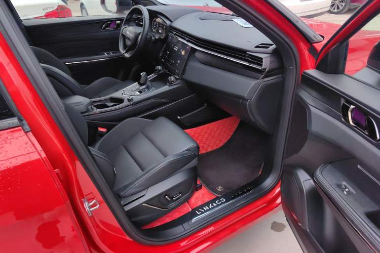 Used Lynk & Co 01 2021 2.0TD Four-Wheel Drive Hype-Halo Interior 11