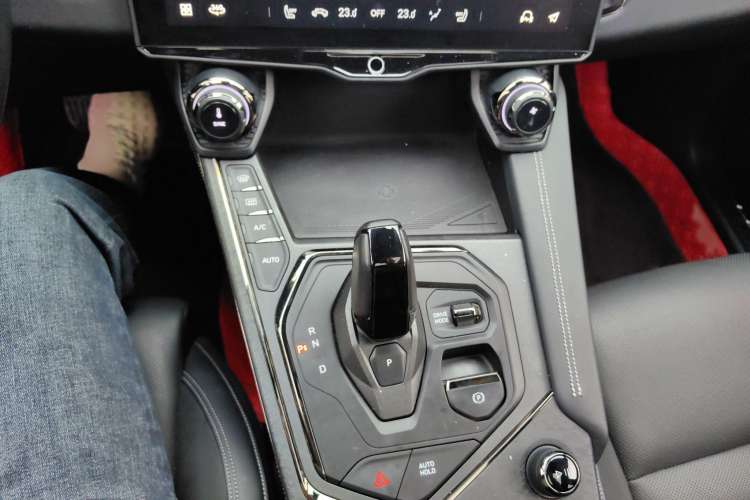Used Lynk & Co 01 2021 2.0TD Four-Wheel Drive Hype-Halo Interior 5