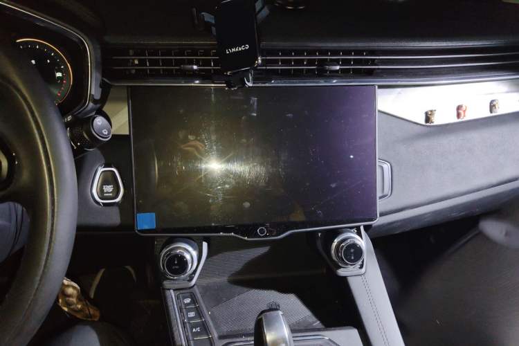 Used Lynk & Co 01 2021 2.0TD Two-Wheel-Drive Pro Trim Audio And AC Panel