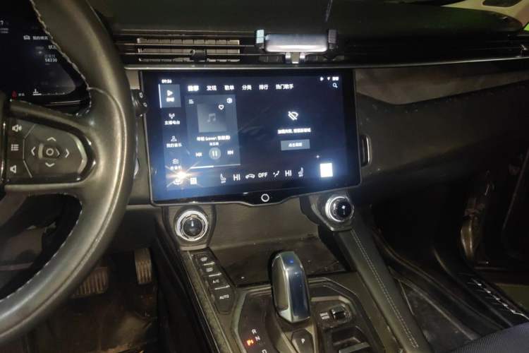 Used Lynk & Co 01 2021 2.0TD Two-Wheel-Drive Pro Trim Audio And AC Panel