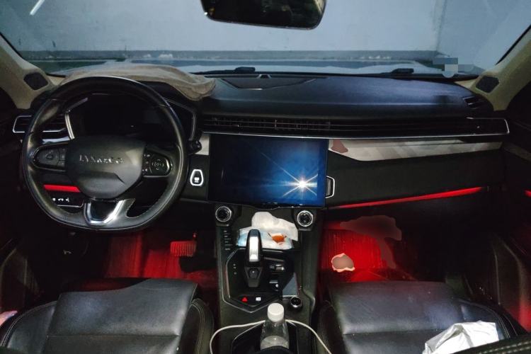 Used Lynk & Co 01 2021 2.0TD Two-Wheel-Drive Pro Trim Center Console
