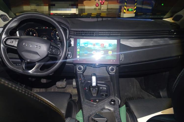 Used Lynk & Co 01 2021 2.0TD Two-Wheel-Drive Pro Trim Center Console