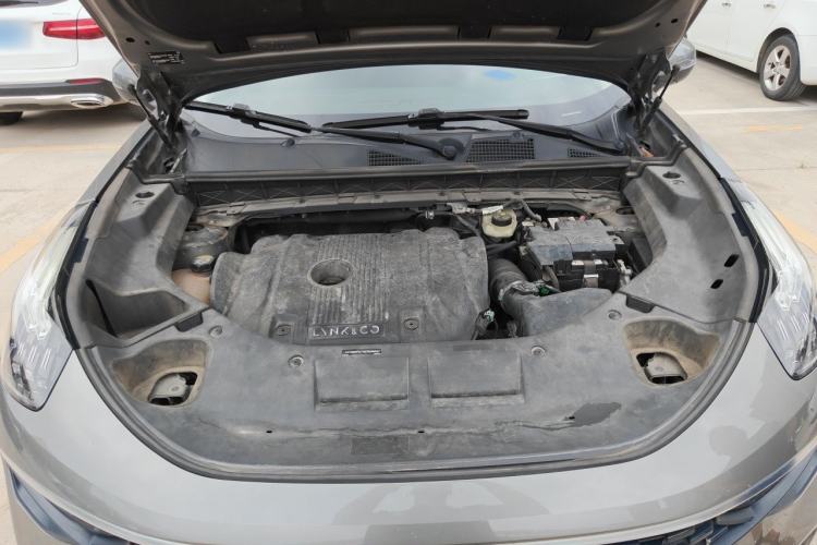 Used Lynk & Co 01 2021 2.0TD Two-Wheel-Drive Pro Trim Engine Bay